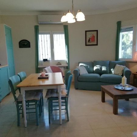 Guest House El Angelito De Olivas เปเดรเกร์ ภายนอก รูปภาพ