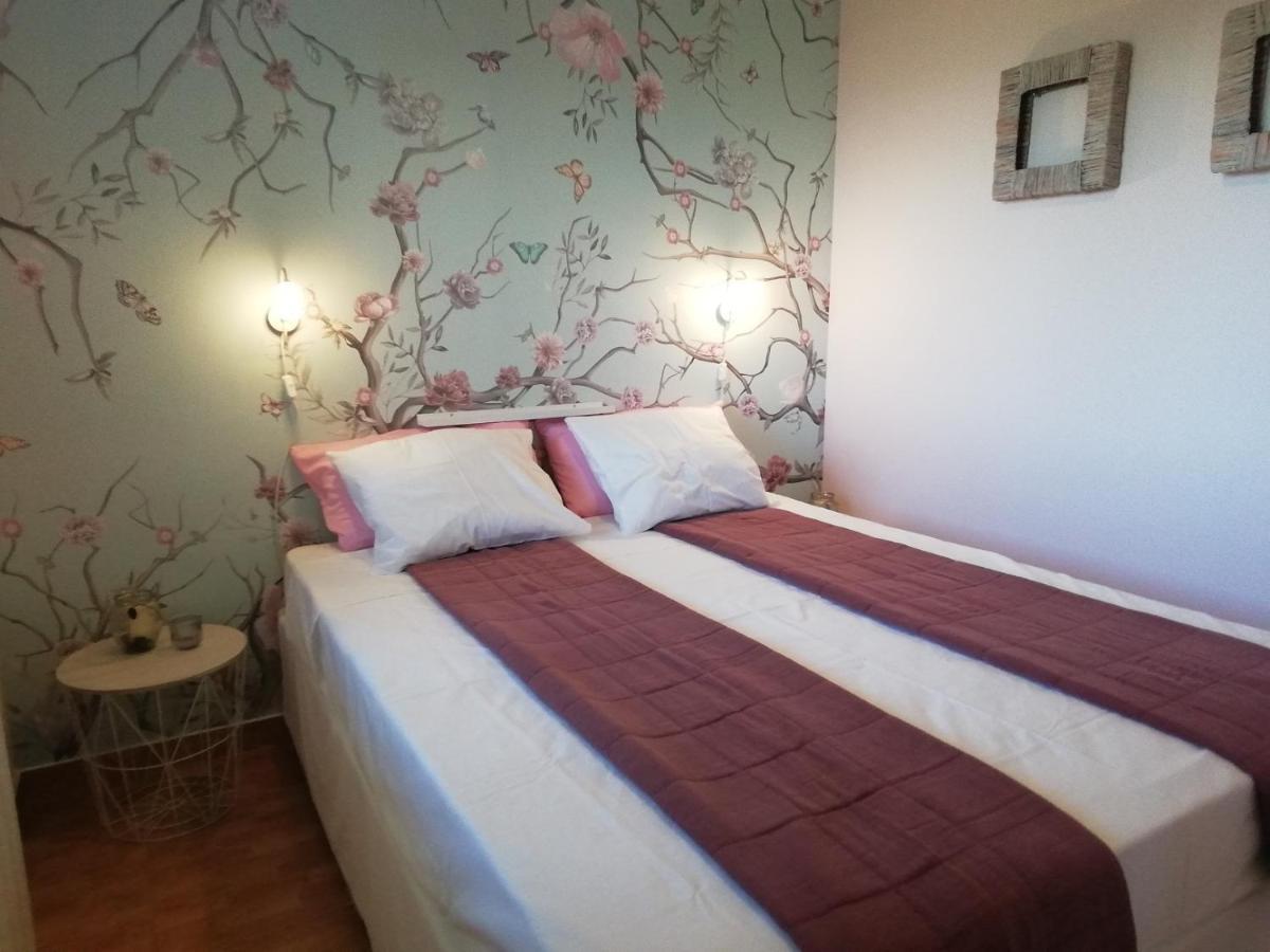 Guest House El Angelito De Olivas เปเดรเกร์ ภายนอก รูปภาพ